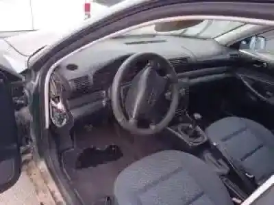 Vehicul casat audi a4 berlina (b5) g-adr al anului 1994 alimentat 