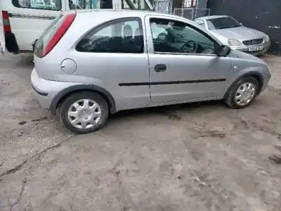 Здавання транспортного засобу opel corsa c z10xep року 2003 потужний 