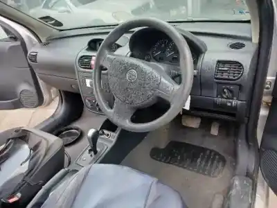Здавання транспортного засобу opel corsa c z10xep року 2003 потужний 