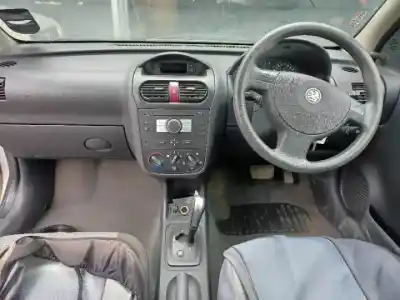 Здавання транспортного засобу opel corsa c z10xep року 2003 потужний 