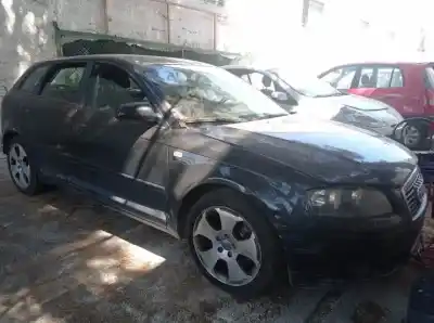 Veicolo di demolizione AUDI A3 SPORTBACK (8P) BKD dell'anno 2004 alimentato 