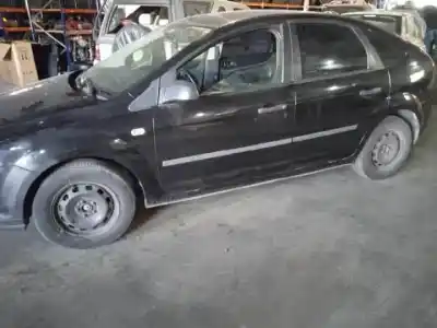 Veicolo di demolizione ford focus berlina (cap) d/hhda dell'anno 2006 alimentato 