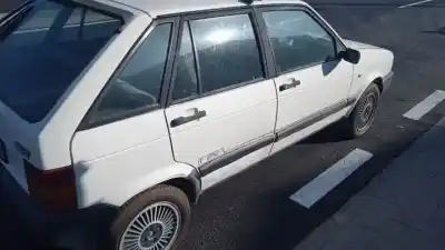 Veículo de Sucata seat ibiza 021c2000 do ano 1985 alimentado 