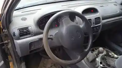 Scrapping Vehicle renault clio ii fase i (b/cbo) f9q780 of the year 1999 powered 