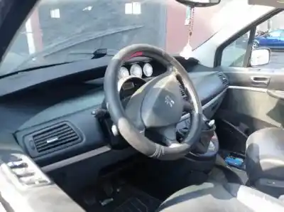 Vehicul casat peugeot 807 4ht o 4h01 al anului 2008 alimentat 