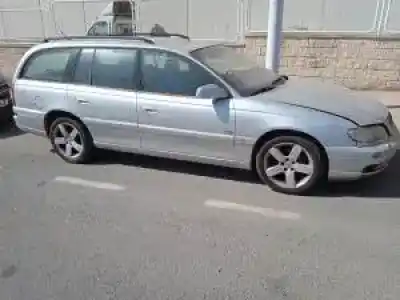 Sloopvoertuig opel omega 2.5 d -x25dt van het jaar 2000 aangedreven 