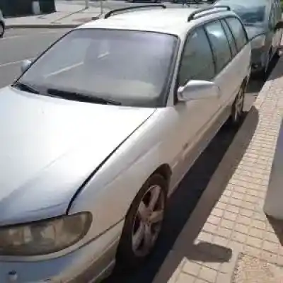Sloopvoertuig opel omega 2.5 d -x25dt van het jaar 2000 aangedreven 