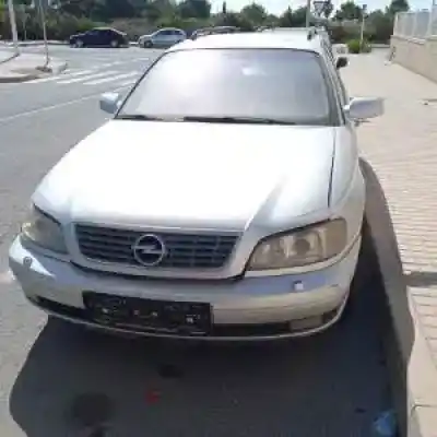 Sloopvoertuig OPEL OMEGA 2.5 D -X25DT van het jaar 2000 aangedreven 