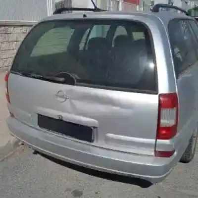 Sloopvoertuig opel omega 2.5 d -x25dt van het jaar 2000 aangedreven 