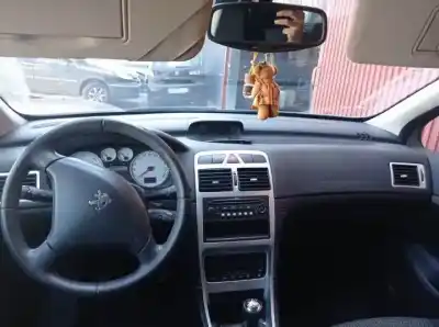 Scrapping Vehicle peugeot 307 berlina (s2) 9hx of the year 2005 powered 