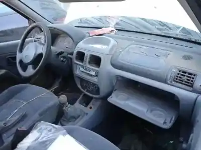Здавання транспортного засобу renault clio ii fase i (b/cbo) f8q630 року 1998 потужний 