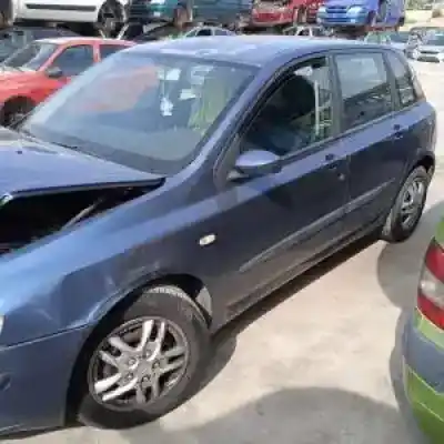 Sloopvoertuig fiat stilo (192) g/ 182b6000 van het jaar 2001 aangedreven 