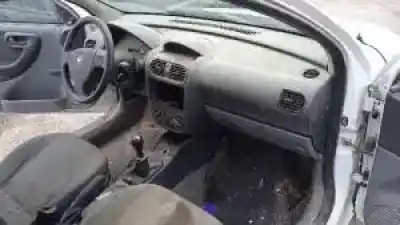 Veicolo di demolizione opel corsa c z10xe dell'anno 2000 alimentato 