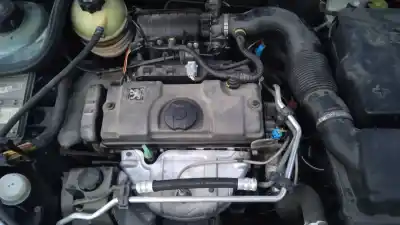 Véhicule à la ferraille peugeot                                            206 berlina                                                                                                                                                                                                                                                xr                                                                                                                                                                                                                                                         de l'année 2000 alimenté kfw