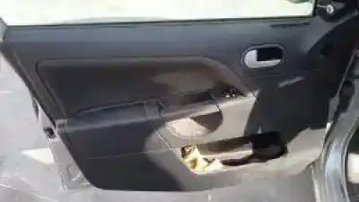 Sloopvoertuig ford fiesta (cbk) d/f6ja van het jaar 2001 aangedreven 