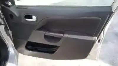 Sloopvoertuig ford fiesta (cbk) d/f6ja van het jaar 2001 aangedreven 