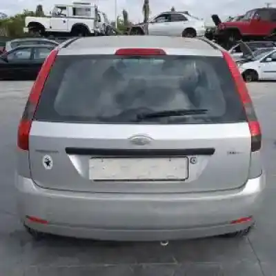 Sloopvoertuig ford fiesta (cbk) d/f6ja van het jaar 2001 aangedreven 