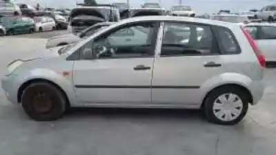 Sloopvoertuig ford fiesta (cbk) d/f6ja van het jaar 2001 aangedreven 