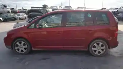 Véhicule à la ferraille volkswagen touran (1t1) bkd de l'année 2003 alimenté 