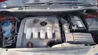 Véhicule à la ferraille volkswagen touran (1t1) bkd de l'année 2003 alimenté 