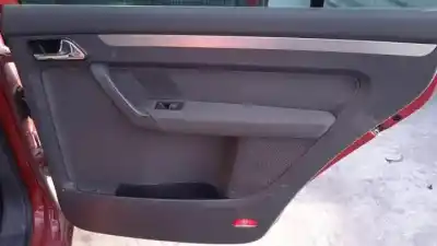 Véhicule à la ferraille volkswagen touran (1t1) bkd de l'année 2003 alimenté 