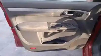 Véhicule à la ferraille volkswagen touran (1t1) bkd de l'année 2003 alimenté 