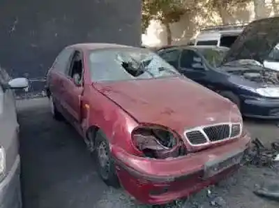 Veicolo di demolizione DAEWOO LANOS 1.5 G A15SMS-G dell'anno 2001 alimentato 