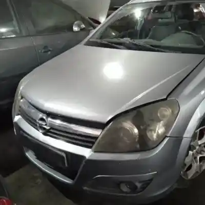 Verschrottungsfahrzeug OPEL ASTRA H CARAVAN Z19DTH des Jahres 2004 angetrieben 