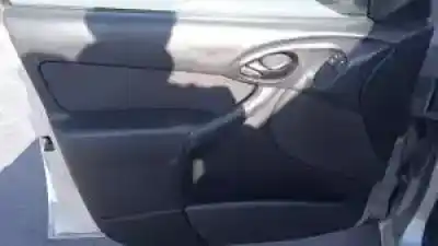 Veicolo di demolizione ford focus turnier (cak) ffda dell'anno 1998 alimentato 