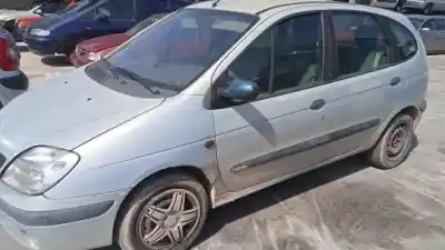 Scrapping Vehicle renault scenic (ja..) f9q744 of the year 2001 powered 