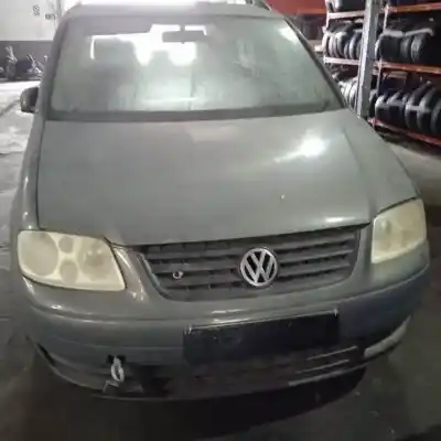 Véhicule à la ferraille VOLKSWAGEN TOURAN (1T1) AVQ de l'année 2003 alimenté 