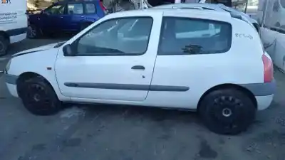 Здавання транспортного засобу renault clio ii fase i (b/cbo) d7f720 року 1998 потужний 