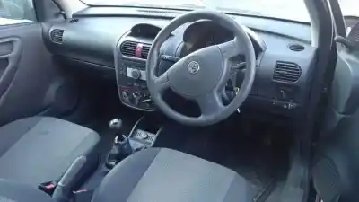Здавання транспортного засобу opel corsa c z10xep року 2003 потужний 