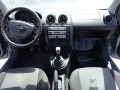 Veicolo di demolizione ford fiesta (cbk) hhja dell'anno 2004 alimentato 