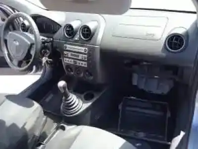 Veicolo di demolizione ford fiesta (cbk) hhja dell'anno 2004 alimentato 