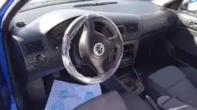 Veicolo di demolizione volkswagen golf iv berlina (1j1) d-ahf dell'anno 1997 alimentato 