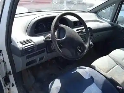 Здавання транспортного засобу citroen jumpy wjy року 2004 потужний 
