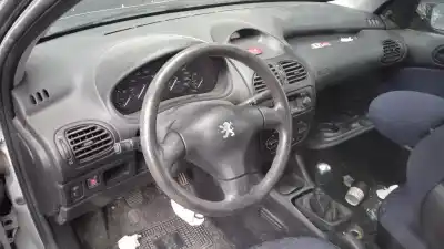 Veicolo di demolizione peugeot                                            206 berlina                                                                                                                                                                                                                                                xs                                                                                                                                                                                                                                                         dell'anno 1999 alimentato kfx