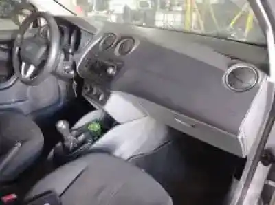 Veículo de Sucata seat ibiza (6j5) cfwa do ano 2010 alimentado 