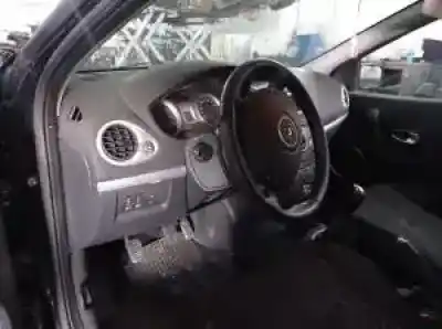 Veículo de Sucata renault clio iii k4j780 do ano 2005 alimentado 