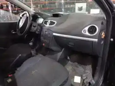 Veículo de Sucata renault clio iii k4j780 do ano 2005 alimentado 