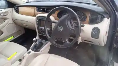 Scrapping Vehicle jaguar x-type i (x400) 2.5 v6 a las 4 ruedas of the year 2001 powered 