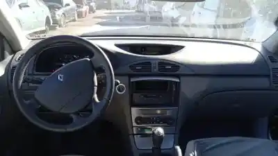 Здавання транспортного засобу renault laguna ii (bg0) f9q750 року 2001 потужний 