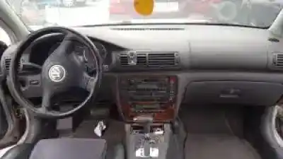 Veículo de Sucata volkswagen passat variant (3b6) amx do ano 2001 alimentado 