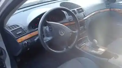 Veículo de Sucata mercedes-benz clase e (w211) familiar om646961 do ano 2003 alimentado 