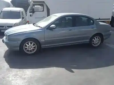 Veículo de Sucata jaguar x-type i (x400) 2.5 v6 a las 4 ruedas do ano 2003 alimentado 