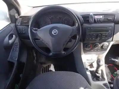 Здавання транспортного засобу fiat stilo multi wagon (192) 192a1000.937a7000 року 2003 потужний 