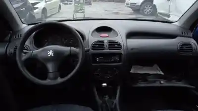 Veicolo di demolizione peugeot                                            206 berlina                                                                                                                                                                                                                                                e-music                                                                                                                                                                                                                                                    dell'anno 2000 alimentato kfx