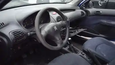 Veículo de Sucata peugeot                                            206 berlina                                                                                                                                                                                                                                                e-music                                                                                                                                                                                                                                                    do ano 2000 alimentado kfx