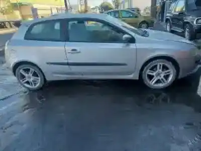 Veicolo di demolizione fiat stilo (192) g/ 182b6000 dell'anno 2002 alimentato 